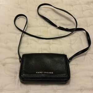 Marc Jacobs black crossbody, black. Adjustable strap.